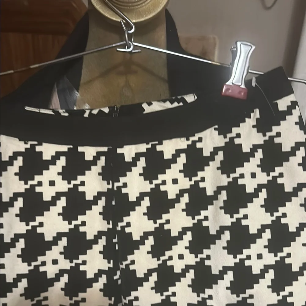 CNC Costume National Black and White Pencil Skirt - Picture 4 of 8